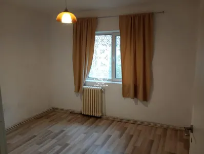 Apartament de vanzare 3 camere, Centru - Iasi