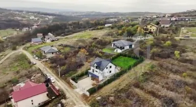 Casa de vanzare cu priveliste frumoasa - foto 3