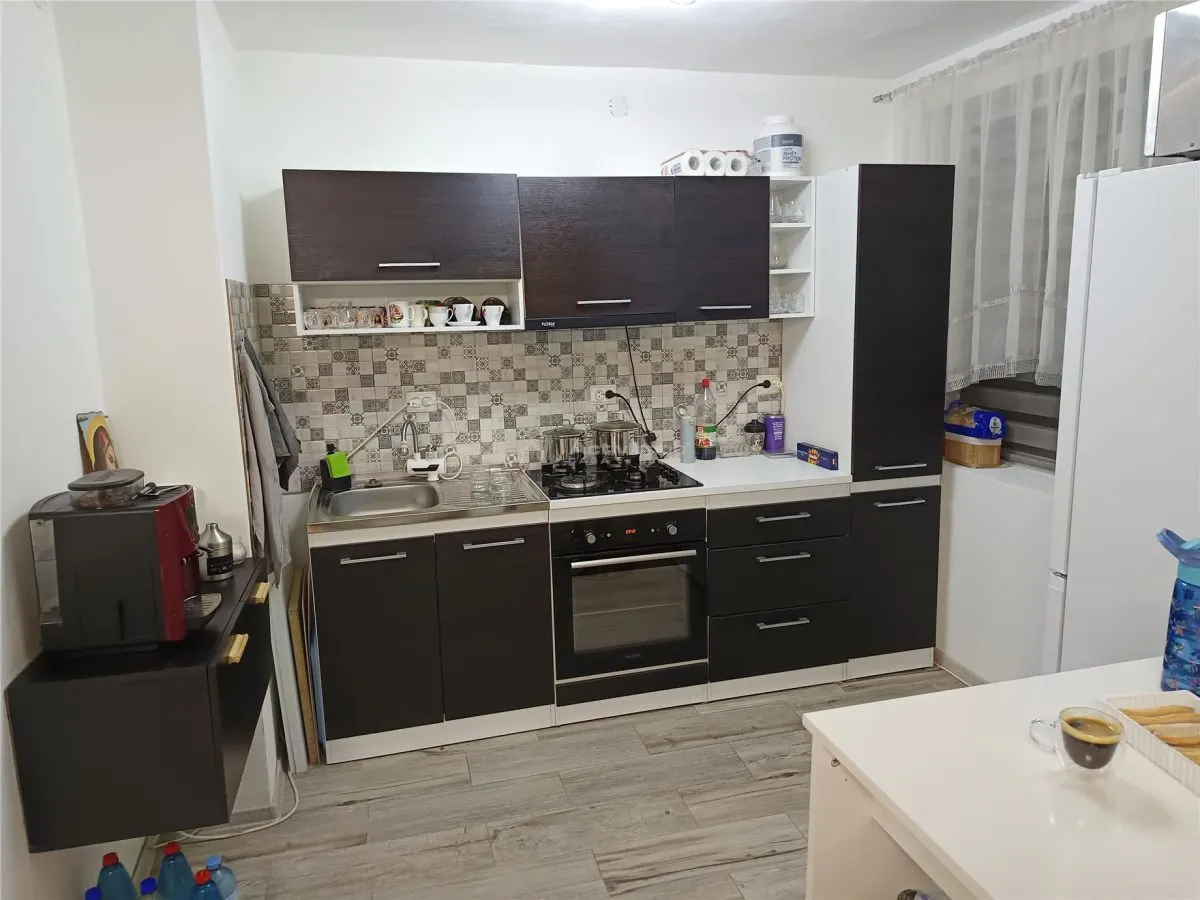 Apartament 2 camere in zona centrala Moldova Noua, langa piata - foto 6