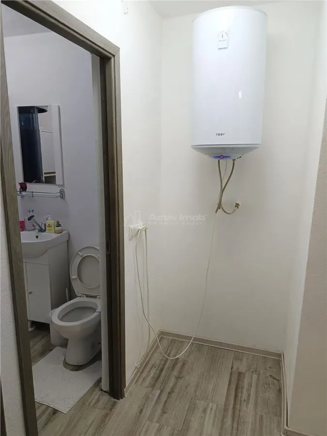 Apartament 2 camere in zona centrala Moldova Noua, langa piata - foto 8