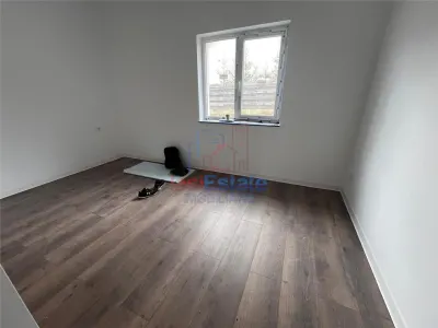 Casa Superba 4 camere cu 2 bai beci terasa Valea Adanca - foto 4