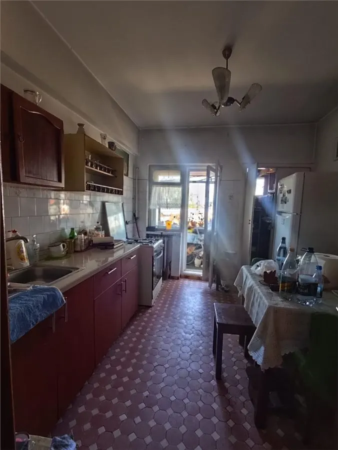 Apartament cu  3 camere zona Bobalna - foto 6