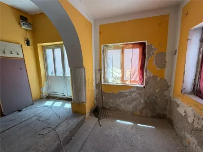 Calea Martirilor, casa cu curte, teren 414 mp - foto 12