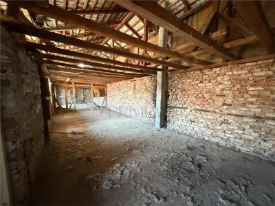 Calea Martirilor, casa cu curte, teren 414 mp - foto 16
