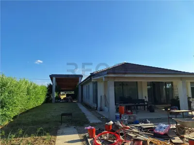 RECO  Casa plan parter cu 3 dormitoare Alparea - foto 3