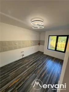 Casa de vanzare cu 2 apartamente in Azuga - foto 17