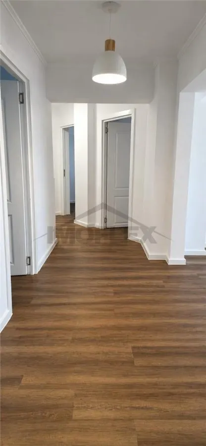 Apartament 4 camere - foto 11