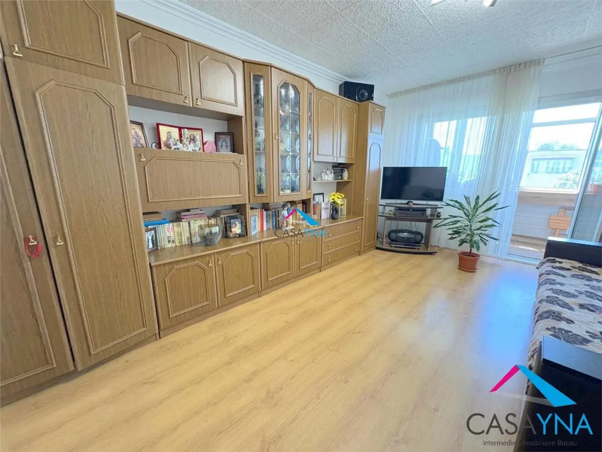 Apartament 3 camere decomandate - 64 mp + balcon 8 mp - Strada Milcov! - foto 1