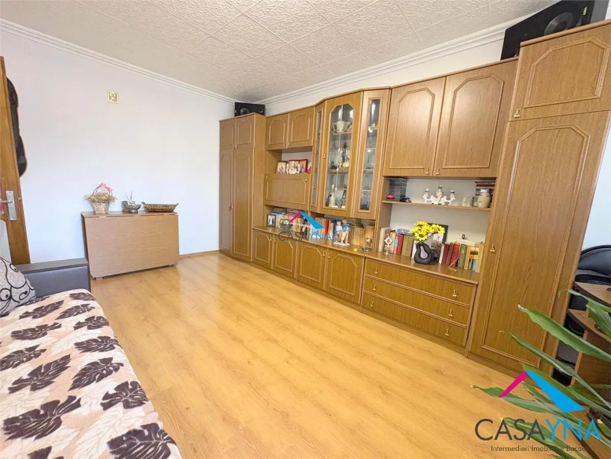 Apartament 3 camere decomandate - 64 mp + balcon 8 mp - Strada Milcov! - foto 2