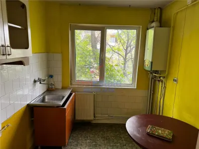Apartament 3 camere zona Podu Ros - foto 4