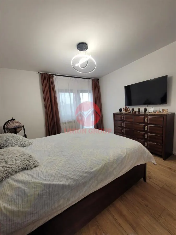 Vila P+1E, 2 Apartamente, Acces Separat, Plus Curte 249mp - foto 17