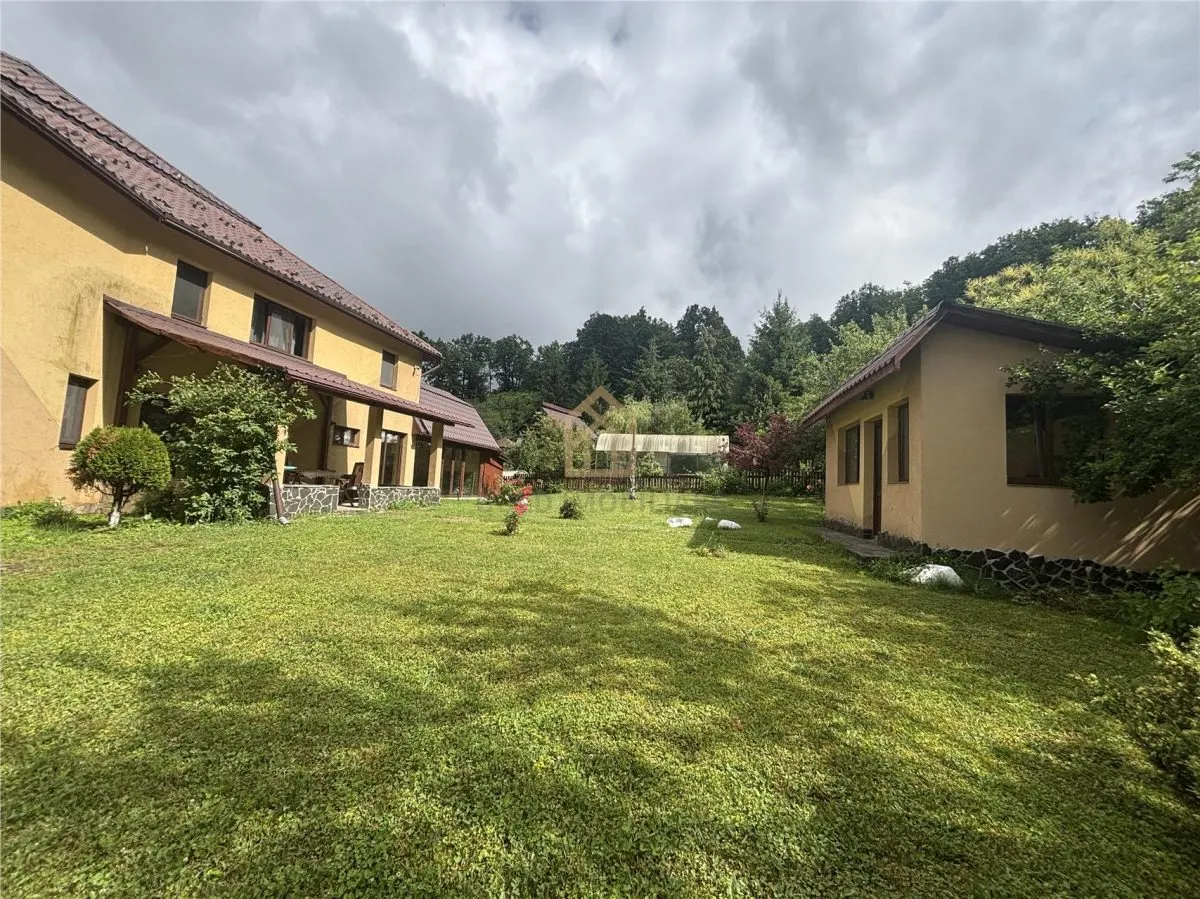 Vila de vanzare cu panorama deasupra orasului zona Parcul Regina Maria - foto 4