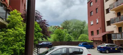 Apartament cu 3 camere, 51 mp plus balcon 6 mp etaj intermediar, zona Stejarului! - Floresti