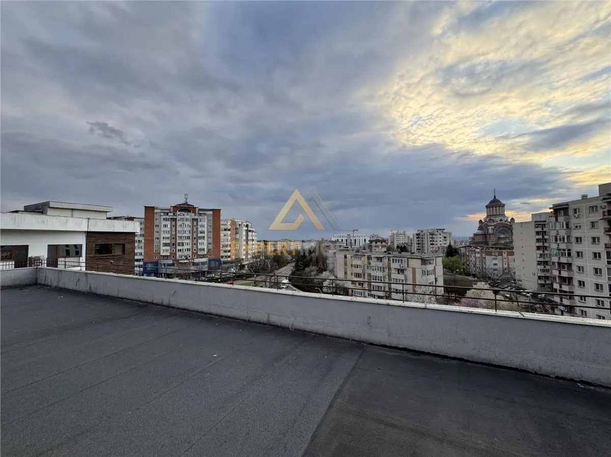 PENTHOUSE DE VANZARE  langa Hotel Europa - foto 18