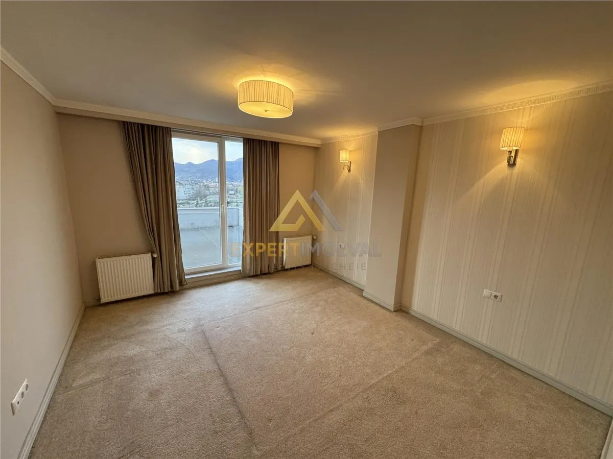 PENTHOUSE DE VANZARE  langa Hotel Europa - foto 9