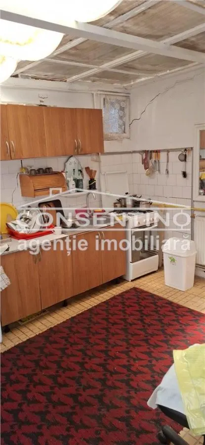 Se vinde casa 1990 , libera , cart.23 August - foto 8