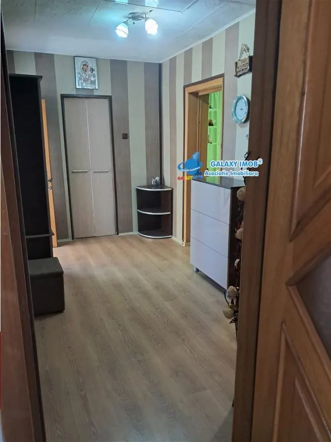 DE VANZARE APARTAMENT CU 3 CAMERE MODERN BRADU - foto 5