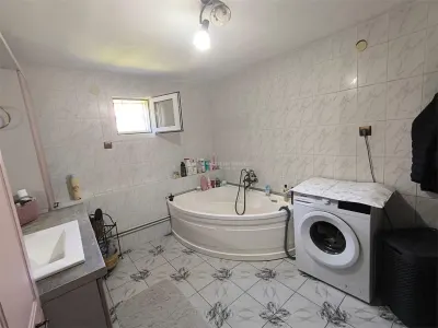 Resita Casa cocheta, P+1,  Zona Muncitoresc, 135 Mp - foto 11