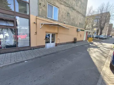 Resita Spatiu Comercial Zona Centrala - foto 2