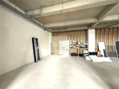 Spatiu comercial 140 mpu 4 parcari pretabil afacere Sibiu - foto 6