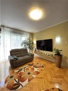 Medicina, apartament 2 camere, centrala proprie, parcare in curte - Timisoara