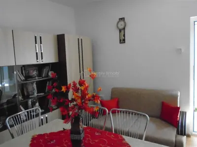 Resita Casa 7 Incaperi Parter si Etaj, Zero investitii - Resita