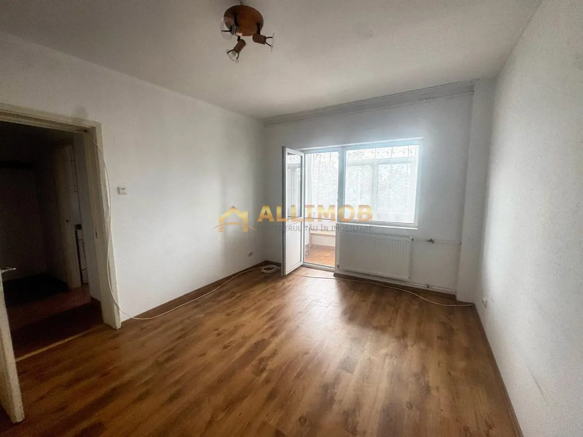 Apartament 2 camere de vanzare in Ploiesti Nord – zona excelenta, aproape de scoli si puncte de interes – 49.900 € - foto 4