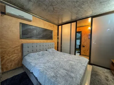 2 Camere Stradal Calea Vitan | Ideal Locuinta, Birou sau Investitie - Bucuresti