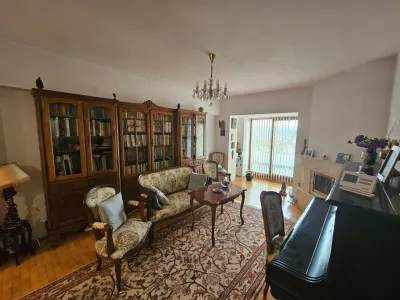 Apartament 4 camere - Hala Centrala - Iasi