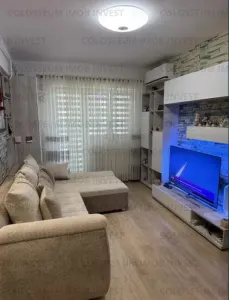Studio elegant cu 2 camere | 44 mp | Loc de parcare | 2 boxe | Tractorul - Brasov