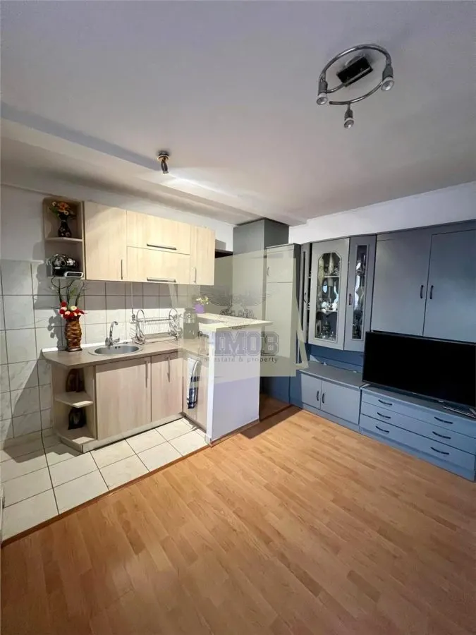 Apartament 3 camere 76mp cu balcon inchis zona Mihai Viteazul - foto 3