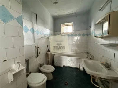 Apartament la casa 150 mpu cu 4 camere curte 150mp Piata Cibin - foto 12