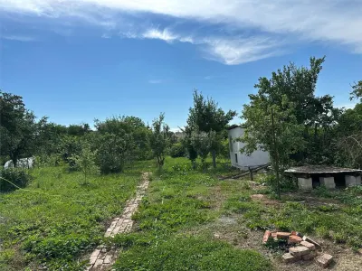CASA SOLIDA CU TEREN SI CURTE,  BOCSA VASIOVA. COMISION ZERO - foto 2