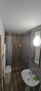 Inchiriere apartament 2 camere - foto 2