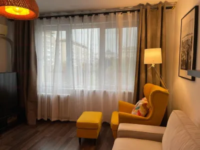 Vanzare apartament 2 camere | ultracentral | Sala Palatului | Ateneul Roman | bl 1960 | etaj 3/9 | decomandat | lux | fara risc seismic | - Bucuresti
