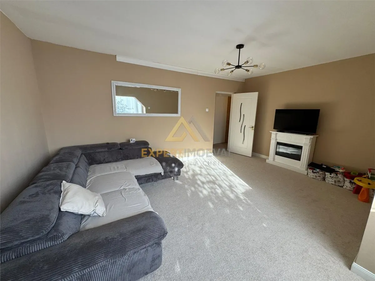 Apartament de vanzare 3 camere + garaj/ Str. Moldovei - foto 5