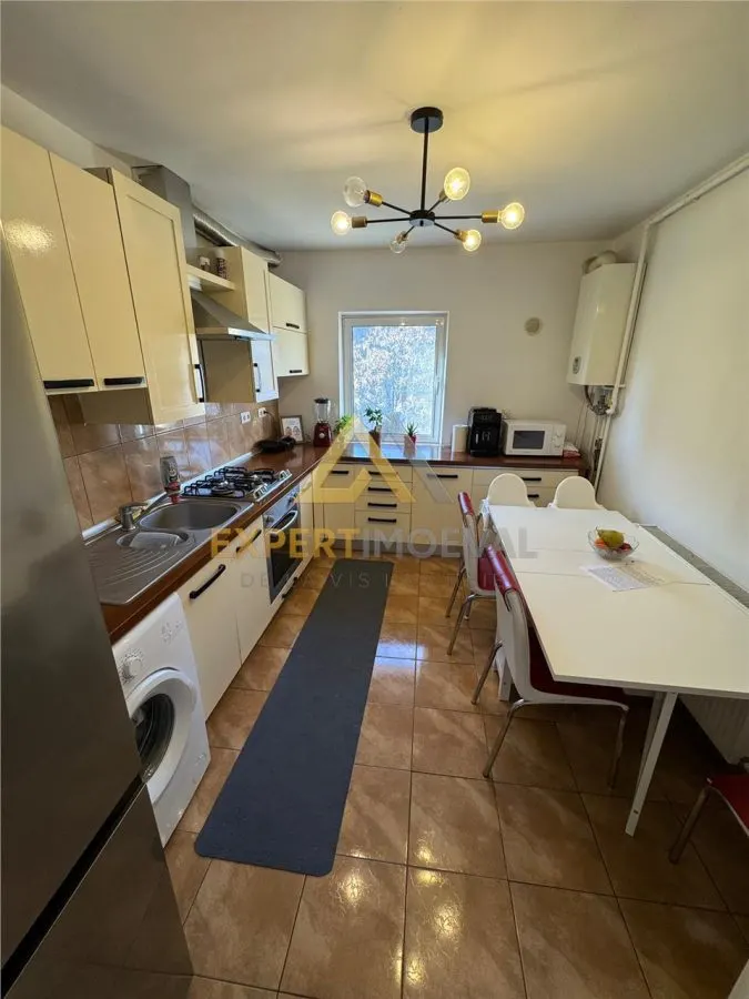 Apartament de vanzare 3 camere + garaj/ Str. Moldovei - foto 9