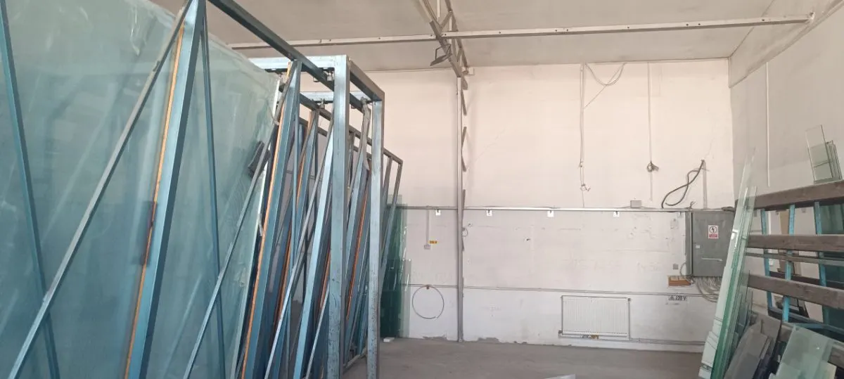 Hala de productie/ depozitare in suprafata de 340 mp in Ploiesti, zona Xenia. - foto 2