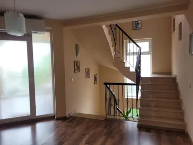 Vila  5 camere  , in Ploiesti, zona 8 Martie. - foto 7