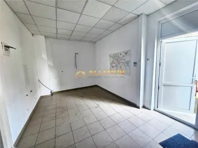 Spatiu comercial de inchiriat – Ploiesti, Strada Cantacuzino | Vitrina 10 ml | Trafic intens | Ideal business premium - foto 5