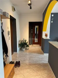 Vanzare apartament Office 2 Camere Etaj 1 Bd. Burebista- Rond Alba Iulia - Bucuresti