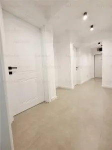 Vanzare apartament 3 camere | ultracentral | Piata Universității | Teatru Național | etaj 7/9 | decomandat | 77mp utili | renovat | bloc 1971 | - foto 9
