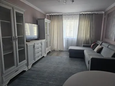 Apartament 3 camere, recent renovat - prima închiriere - autogară Păcurari - Iasi