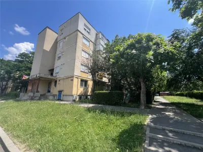 Etaj I | Apartament cu 3 camere | Botizului - foto 12