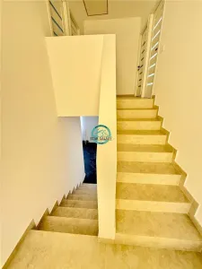 Casa cu 4 camere de inchiriat de 198 mp, moderna, Sancraiu de Mures - foto 9