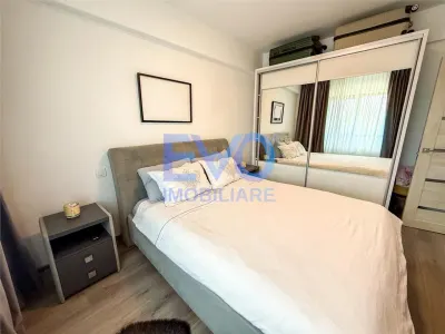 Apartament cu 2 camere, etajul 1, decomandat, geam la baie, zona Rediu - foto 11