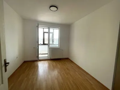Apartament 3 camere etaj intermediar Calea Bucuresti - Brasov