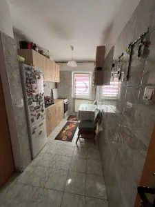SAGULUI - APARTAMENT 1 CAMERA - mobilat, utilat, etaj intermediar - foto 3