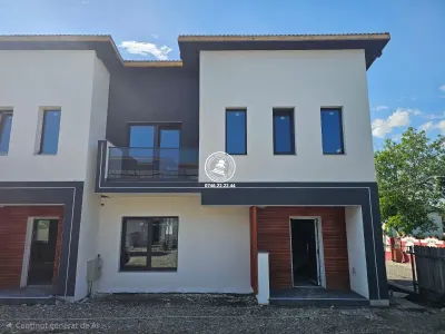 Case insiruite , 4 camere , P+1E - central in Valea Lupului - foto 2