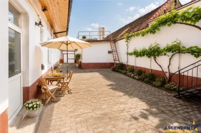 Proprietate cu 3 corpuri cu intrari proprii, curte, garaj, Centru Brasov: Rezidential/ Investitional - Brasov